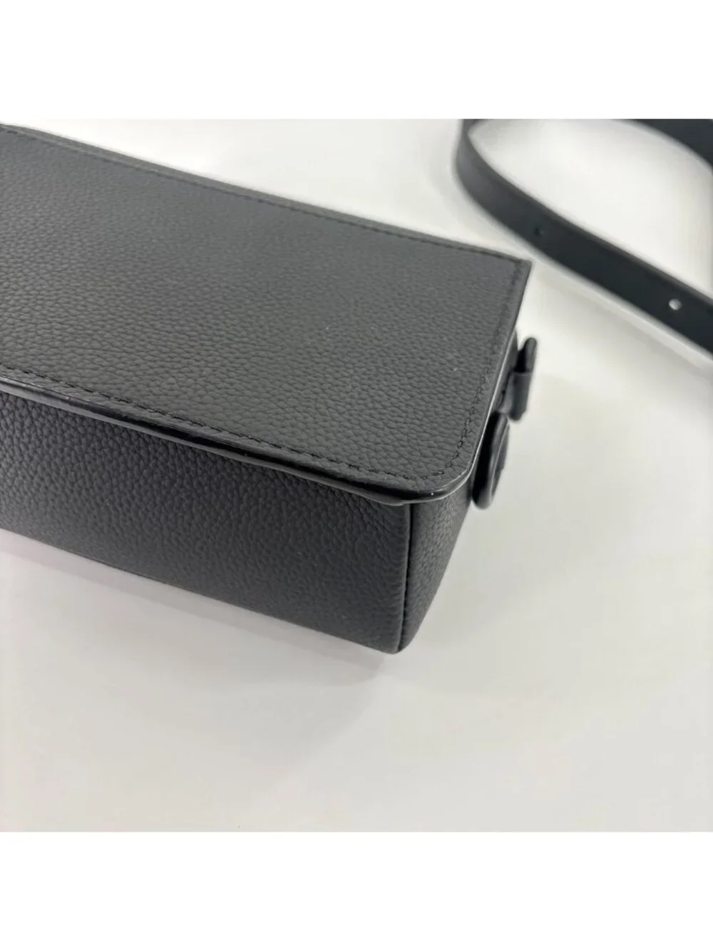 Louis Vuitton LV Aerogram Fast Line Shoulder Bag